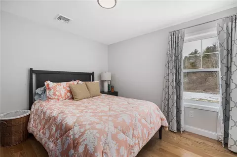 Bedroom - 1 Overlook Ln, Glocester, RI 02814 photo 4 of 6
