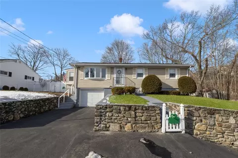 340 Dunlap St, Woonsocket, RI 02895