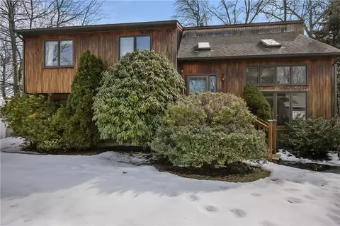10 Patricia Dr, North Providence, RI 02904