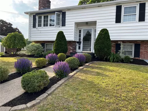 89 Ridge St, Woonsocket, RI 02895 photo 6