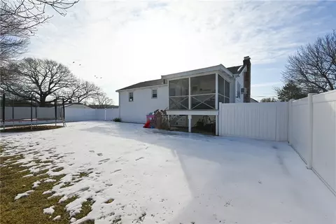 89 Ridge St, Woonsocket, RI 02895 photo 9