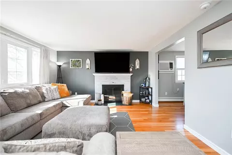89 Ridge St, Woonsocket, RI 02895 photo 11