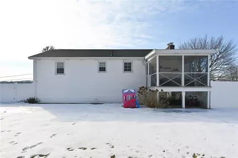 89 Ridge St, Woonsocket, RI 02895 photo 7