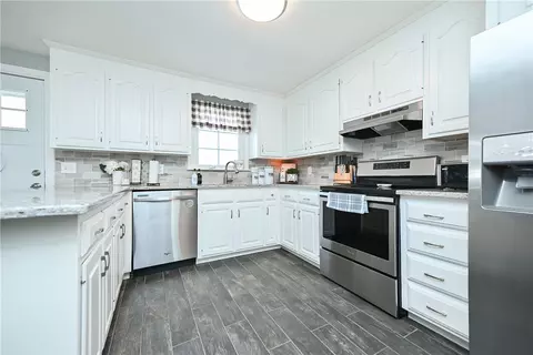 89 Ridge St, Woonsocket, RI 02895 photo 16
