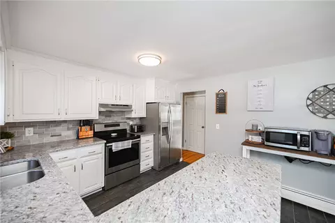 89 Ridge St, Woonsocket, RI 02895 photo 19