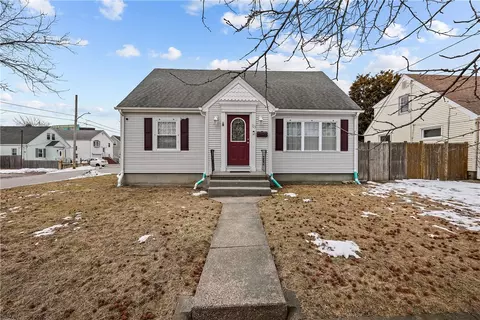 123 Hull St, East Providence, RI 02914