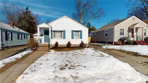 83 Fordson Ave, Cranston, RI 02910