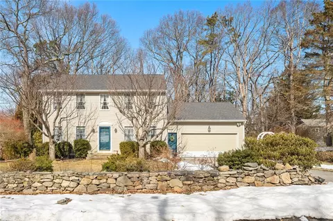 61 Bruce Ln, Warwick, RI 02886