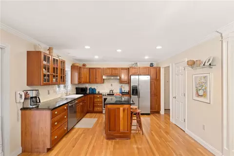 61 Bruce Ln, Warwick, RI 02886 photo 6