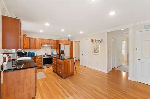 61 Bruce Ln, Warwick, RI 02886 photo 5
