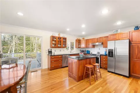 61 Bruce Ln, Warwick, RI 02886 photo 9