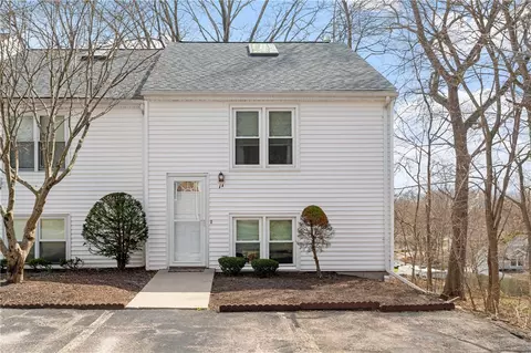 10 Leach St #A1, Cumberland, RI 02864