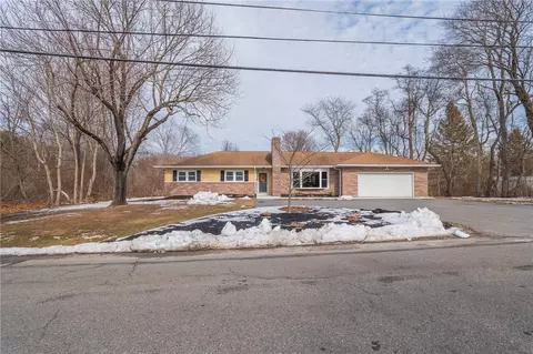 86 Pound Rd, Cumberland, RI 02864