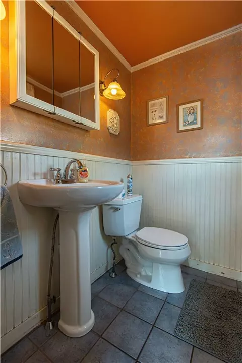 Bath - 46 Smith St, Riverside, RI 02915 photo 1 of 2