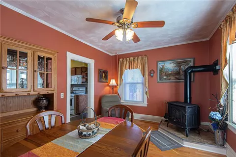 Dining - 46 Smith St, Riverside, RI 02915 photo 3 of 4
