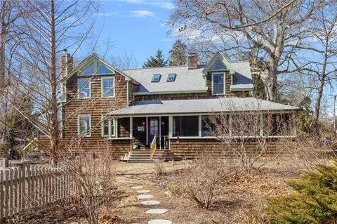 151 Narragansett Ave, Jamestown, RI 02835