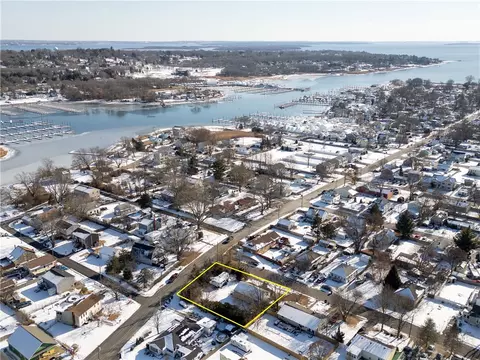 7 Holt St, Warwick, RI 02889 photo 8