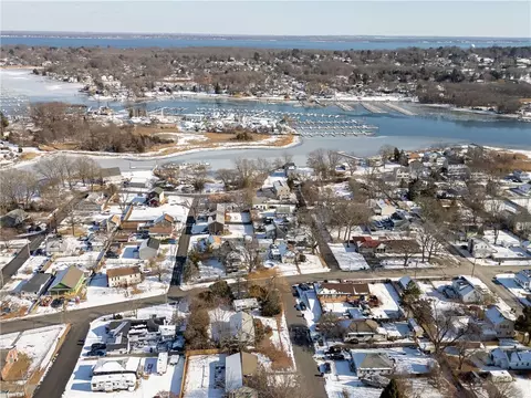 7 Holt St, Warwick, RI 02889 photo 17