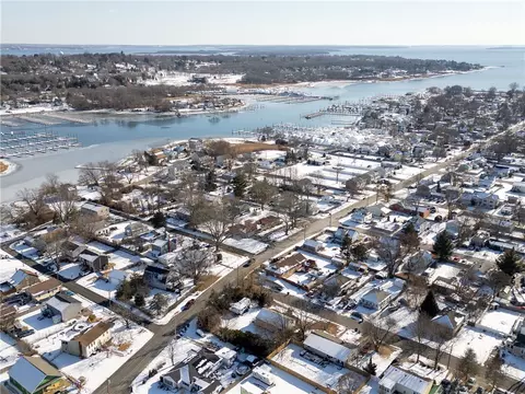 7 Holt St, Warwick, RI 02889 photo 9