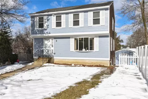 7 Sand St, Coventry, RI 02816