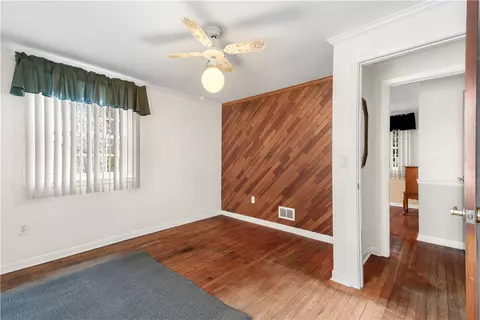3 Hope Ave, Warwick, RI 02889 photo 9