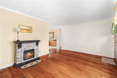 3 Hope Ave, Warwick, RI 02889 photo 7