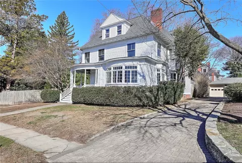 24 Alumni Ave, Providence, RI 02906
