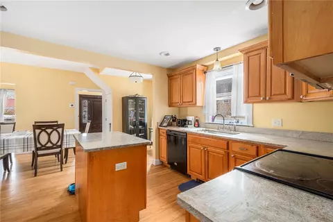 203 Holmes Rd, Warwick, RI 02888 photo 14
