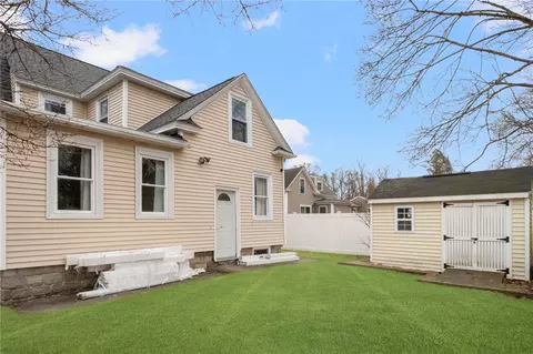 203 Holmes Rd, Warwick, RI 02888 photo 5