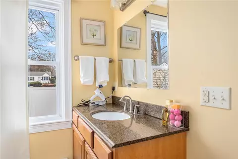 203 Holmes Rd, Warwick, RI 02888 photo 18