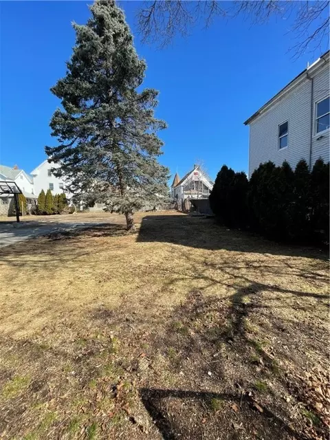 139 Benedict St, Providence, RI 02909