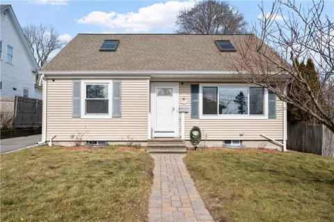 80 Willett Ave, Riverside, RI 02915