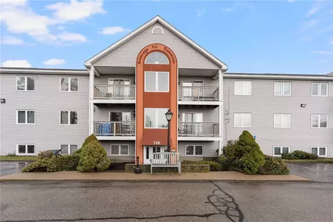 728 Beverage Hill Ave #16, Pawtucket, RI 02861