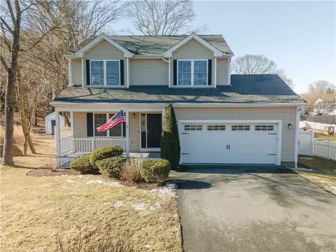 284 Old Forge Rd, East Greenwich, RI 02818