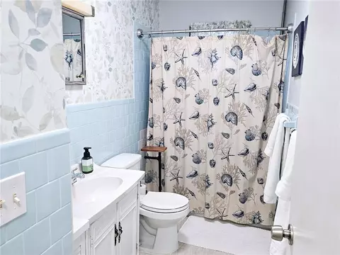 Bath - 3 Jovere Dr, Westerly, RI 02891 photo 1 of 2