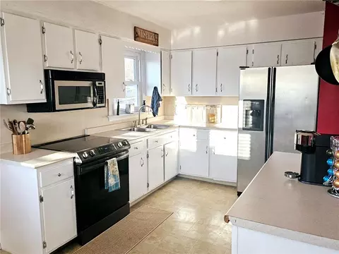 Kitchen - 3 Jovere Dr, Westerly, RI 02891 photo 2 of 5