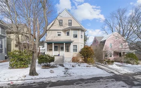 14 Phillips St, Providence, RI 02906