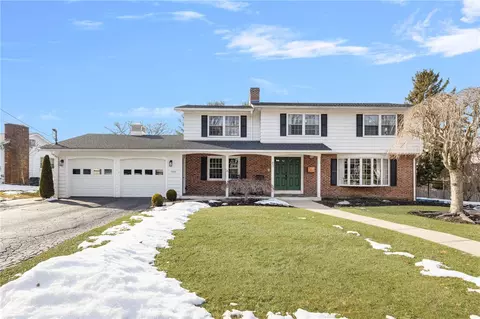 83 Freedom Dr, Cranston, RI 02920