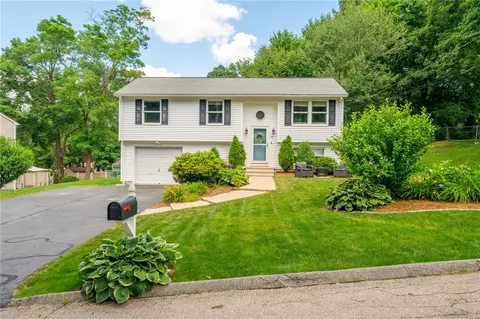 97 Hill Top Dr, Johnston, RI 02919