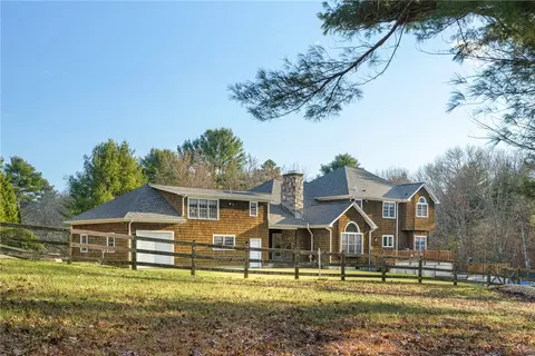 129 Purgatory Rd, Exeter, RI 02822