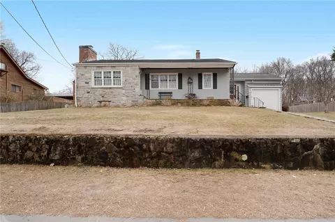 125 Cooper Ave, Woonsocket, RI 02895