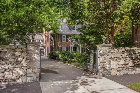 78 E Orchard Ave, Providence, RI 02906