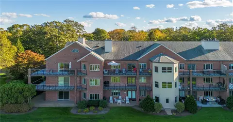 111 Harrison Ave #A17, Newport, RI 02840