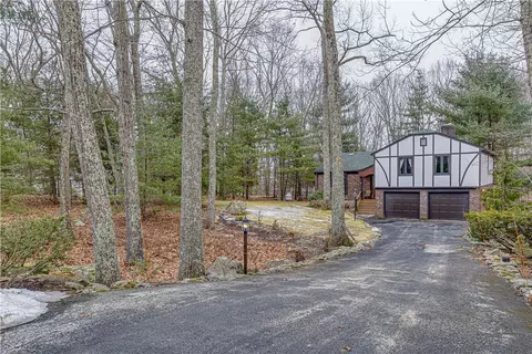 169 Franklin Rd, Foster, RI 02825