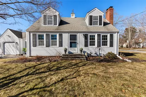 20 Highview Ave, Barrington, RI 02806