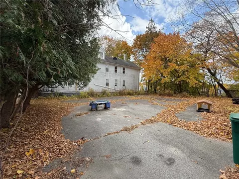 190 Arnold St, Woonsocket, RI 02895 photo 3