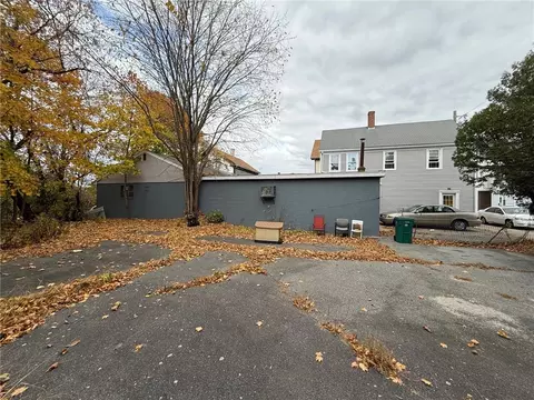 190 Arnold St, Woonsocket, RI 02895 photo 4