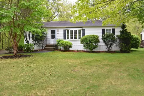427 Leisure Dr, South Kingstown, RI 02879