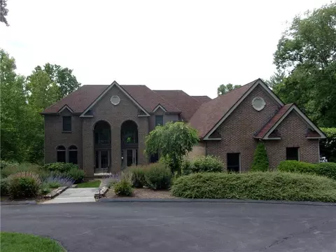 77 Iroquois Trl, Glocester, RI 02857