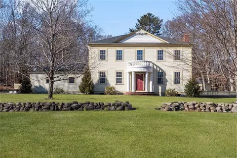 73 Nottingham Dr, Scituate, RI 02831
